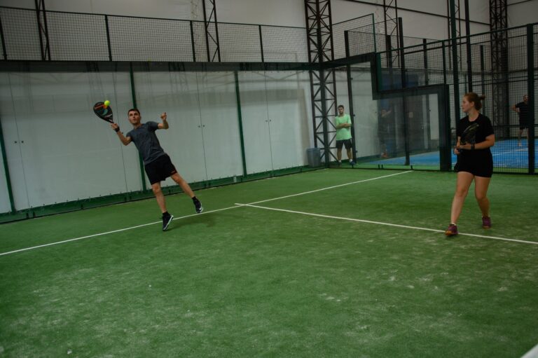 гра в падел теніс